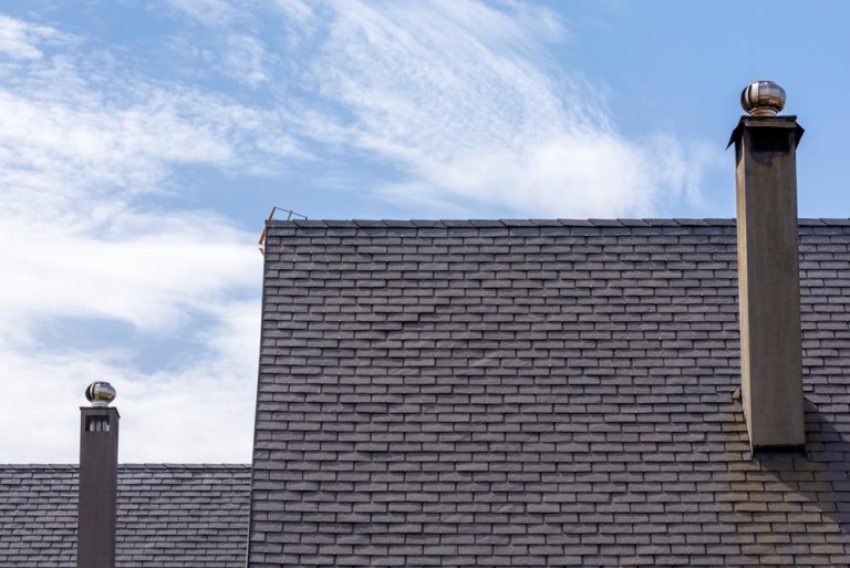 Comment réussir la construction de votre toiture à Saint-Brieuc ?