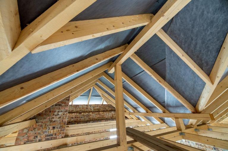 Quel couvreur choisir à Saint-Brieuc pour vos travaux de toiture ?